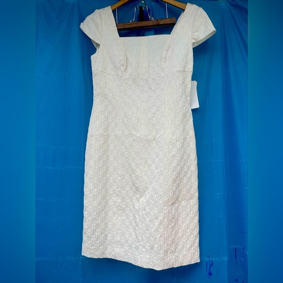 NWT ADRIANNA PAPELL Size 4 off white - Picture 2 of 15